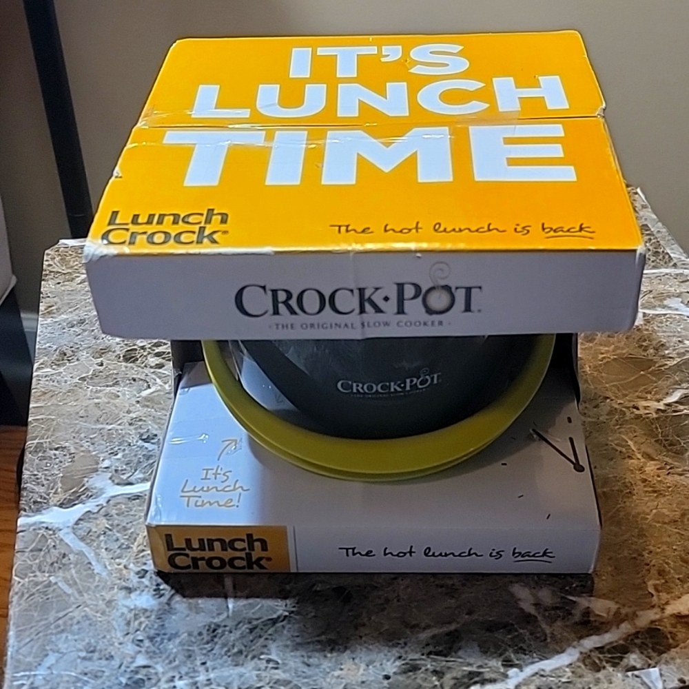 CROCK*POT BRAND NEW IN BOX CARRY HANDLE, FOOD CONTAINER, CORD WRAP & TRAVEL LID